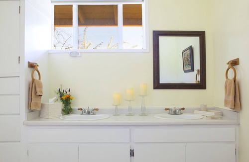 St. Helena House | RustRidge Bed and Breakfast - Entire Bed & Breakfast