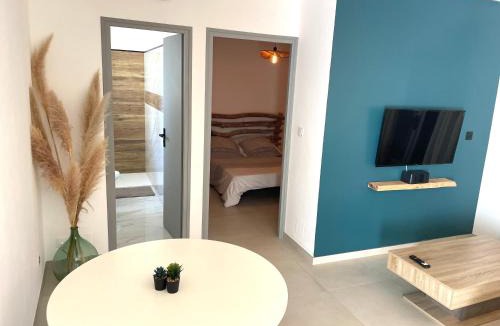 Aleria House | Séjour entre mer et montagne avec petite piscine