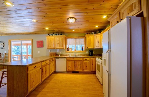 Duck Creek Village Cabin | S`more Fun Cabin great location in Strawberry & perfect homebase for activities