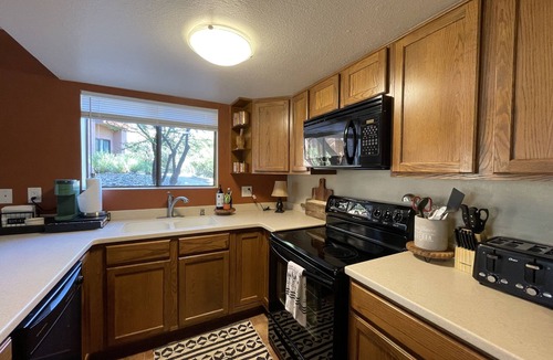 Hidden Valley Condo | Sabino Canyon Sunrise