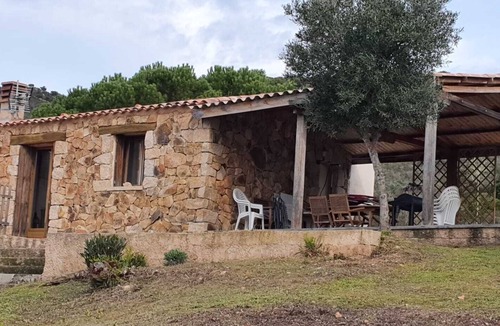 Vico House | Sagone sheepfold-style house 180° sea view
