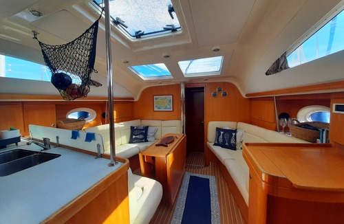 Skiathos Town Boat Rental | Sailing between the Sporades Islands
