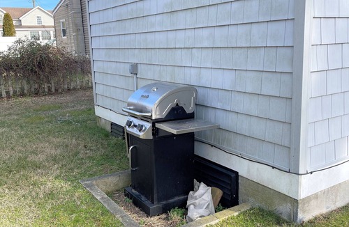Chincoteague Cottage | Salty Sailor - 2BR , close to Memorial Park Pet friendly LINENS AND TOWELS