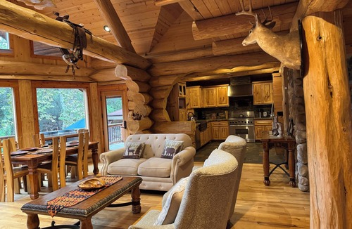El Cajon House | San Diego’s Luxury Mountain Cabin Retreat