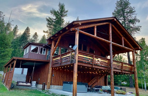 Sandpoint House | SANDPOINT LAKEFRONT VACATION HOME, ten minutes to free Schweitzer shuttle.