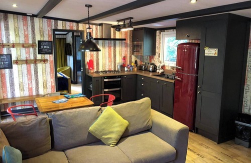 Godshill Cabin | Sandy Balls Holiday Park Pet Friendly Lodge