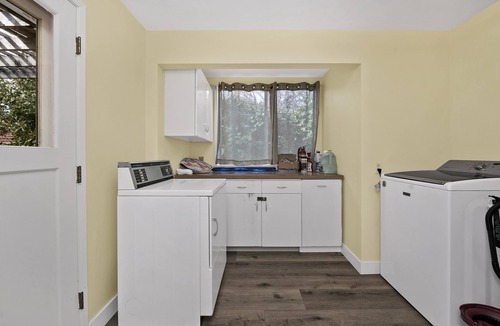 Wilbur Springs House | Sandy Feet Retreat - lakefront Retreat with sand volleyball court!