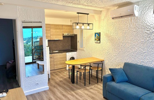 Marine de Saint Ambroggio Apartment | Sant'Ambroggio - Sea view - Beach & Walking Port - 4 Pers