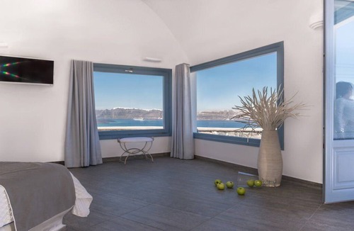 Akrotiri Hotel | Santorini Akrotiri Superb Sea View Shared Pool