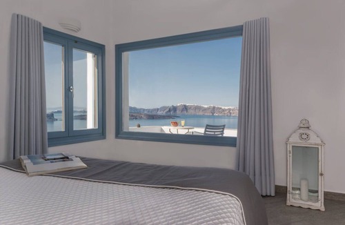Akrotiri Hotel | Santorini Akrotiri Superb Sea View Shared Pool