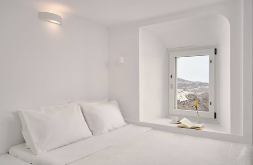 Imerovigli Hotel | Santorini Mansion Maisonette Sea View Jacuzzi 3BDR