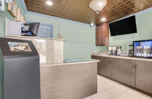 Central Berkeley Hotel | Sather Berkeley - SureStay Collection by Best Western