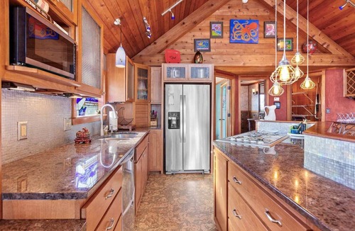 Bayview Boat Rental | Scenic Bay Float Home