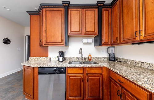 East Price Hill House | Scenic Skyline View- Downtown Cincy