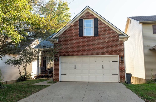 Masterson Station House | Scenic View by the Pond in Lexington