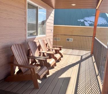 Helper House | Scofield Shores | Sunset Lake Views Sleeps 10