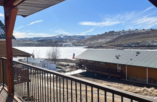 Helper Cabin | Scofield Shores Sunset Lake Views Walk to Water Sleeps 10