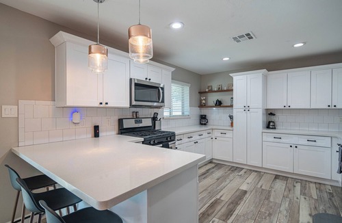 Scottsdale Estates Nine House | Scottsdale Poolside Paradise - Game Room & Putting Green!