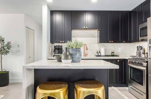 New Papago Parkway House | Scottsdale Retreat | Pool, Putt & More