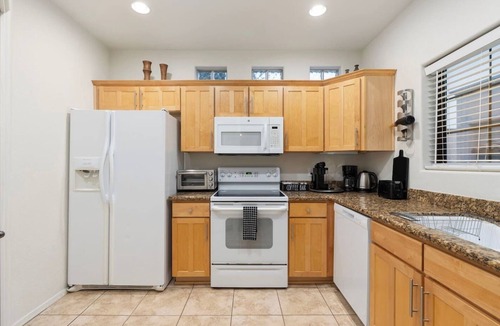South Scottsdale Condo | Scottsdale Silverado Golf retreat w/Hot Tub, Pool