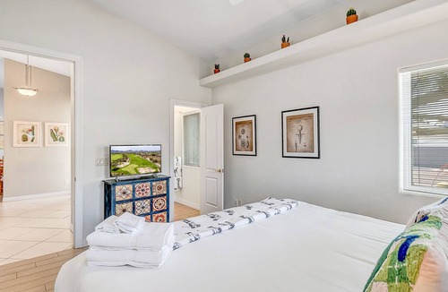 Village Grove House | Scottsdale Southwest Serenity Charming Pool & Hot Tub, Firepit & Grill, Patio, Ping Pong, Concierge