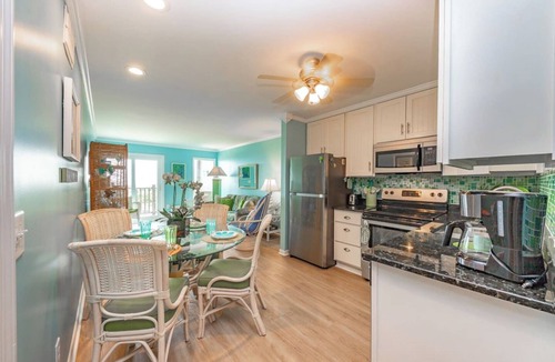 Morehead City Condo | Sea Dreams: Affordable Family Friendly: Ocean Views Pool Linens & Amenities