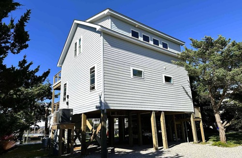 Ocracoke House | Sea-Esta Downstairs: On the Canal with Boat Dock