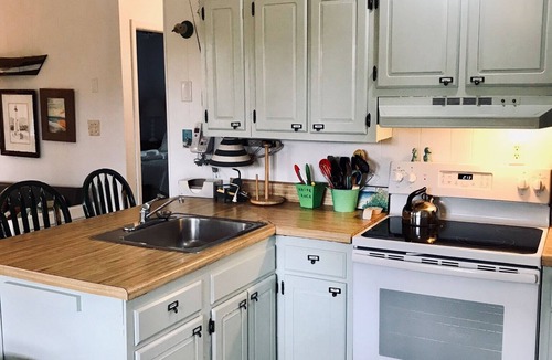 Salvo House | SEA HORSE A Charming Beach Cottage