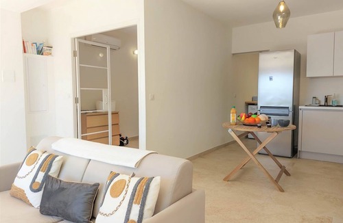 Marine de Davia Apartment | Sea view apartment with terrace and garden