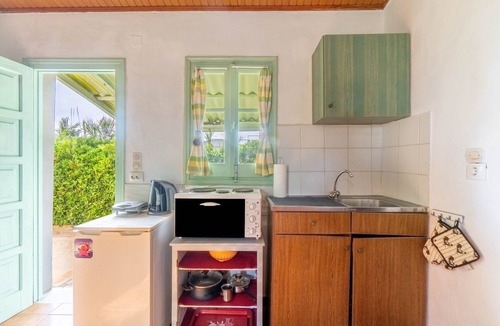 Ag. Georgios House | Seafront Studio Stefan with Sea View, Private Terrace, and Air Conditioning