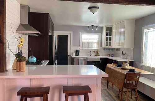 Seaside House | Seaside Boho Bungalow close to beaches, bike trails, Laguna Seca, Pebble Beach.