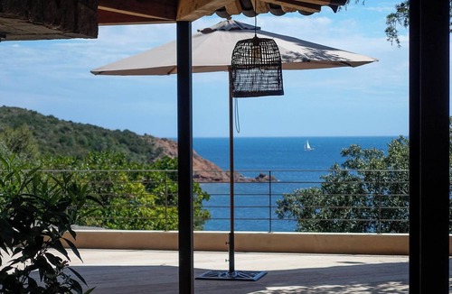 Sainte-Lucie-de-Porto-Vecchio Villa | Seaside villa in Pinarello, surrounded by nature, direct access to the beach