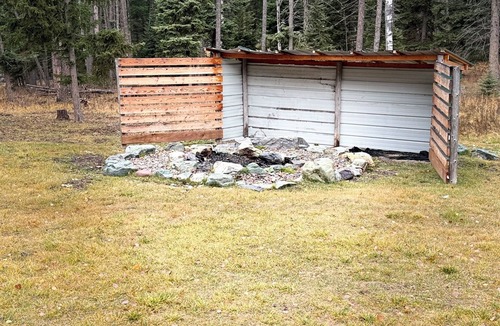 Kila House | Secluded 3 bed house in Kila with flowing creek, hot tub, with plenty of parking