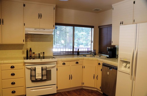 Sierra Cedars Cabin | Secluded Cabin at Shaver Lake – Quiet, Private & Family Friendly