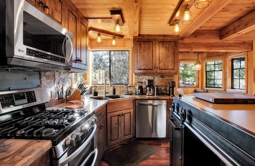 Blue Jay Ski Chalet | Secluded Chalet - Hidden Speakeasy in the Pines