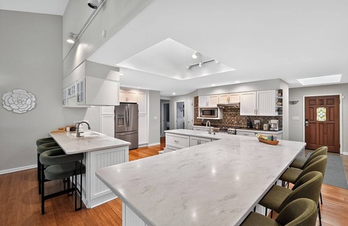 Niles House | Secluded Luxe 5BR Estate Pool, Wineries, Near ND