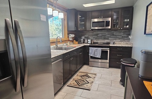 Williams Cabin | Secluded luxurious 2‑bedroom cabin w/WiFi near Williams, AZ on 18 acres of pines
