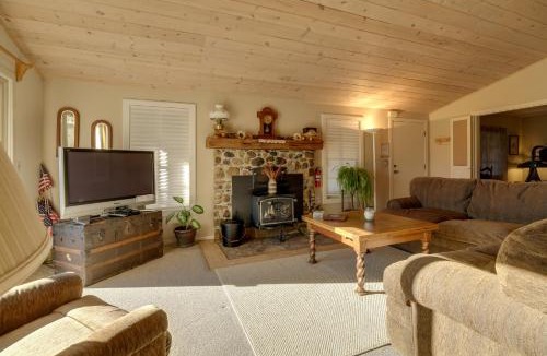 North Fork House | Secluded Mountain Hideaway < 8 Miles to Bass Lake!