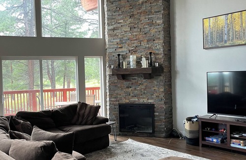 Kachina Village House | Secluded Mountain Home in the Pines
