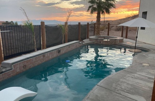 Bullhead City Villa | Secluded Oasis, heated pool and spa, RV hook-ups