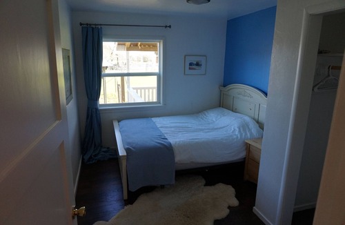 Geyserville House | Secluded Russian River Farmhouse: Vinyard Retreat, minutes from Healdsburg
