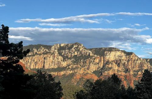 Uptown Sedona Villa | Sedona Uptown Gem!Large yard w grass and shade trees! Perfect for Easter Egg Hunts! Views! NEW! BARREL SAUNA! Close to trails, walk to Uptown Sedona, restaurants and shopping