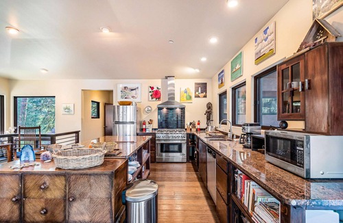 Harrison House | Selby Knoll Main and Guesthouse