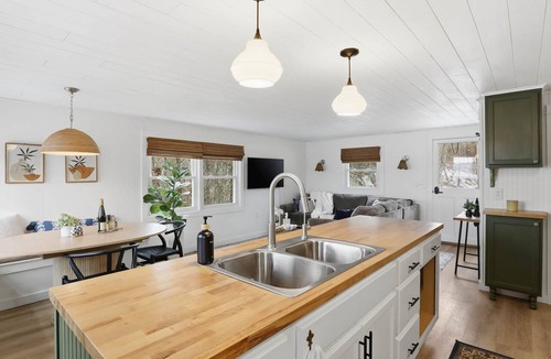 Town of Torrey House | Seneca Lake Cottage | Lakefront Retreat