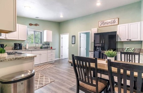 Springville Cottage | Sequoia Blue Cottage🌳Nat'l Forest🧗 Lake 💦Mts🏔