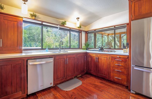 Three Rivers House | Sequoia River House - 2 Decks on the River, close to SNP, 7 acres