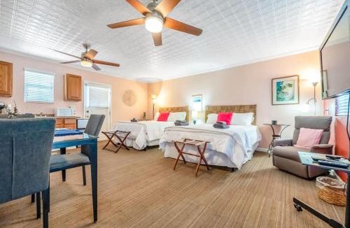Visalia Hotel | Sequoia Studio with Private Patio