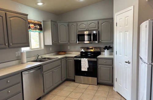 Valentine House | Serene 3-bedroom house in Valle Vista Golf Community on route 66