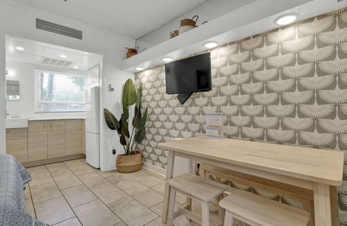 Airlie Condo | Serene Coastal Escape @ The Waterway
