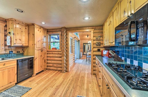 Driggs Cottage | Serene Driggs Cabin ~ 10 Mi to Grand Targhee!